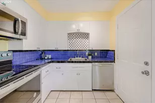 6504 N Commercial Ave, Portland, OR 97217 - Photo 14