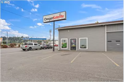 1049 S Broadway, Coos Bay, OR 97420 - Photo 2