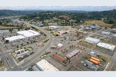 1049 S Broadway, Coos Bay, OR 97420 - Photo 36