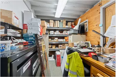 1049 S Broadway, Coos Bay, OR 97420 - Photo 12