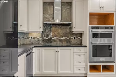 5425 SW View Point Ter, Portland, OR 97239 - Photo 20