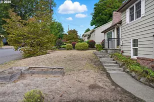 9360 SW Meadow Ln, Portland, OR 97225 - Photo 4