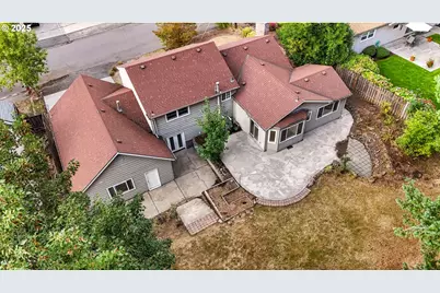 9360 SW Meadow Ln, Portland, OR 97225 - Photo 40