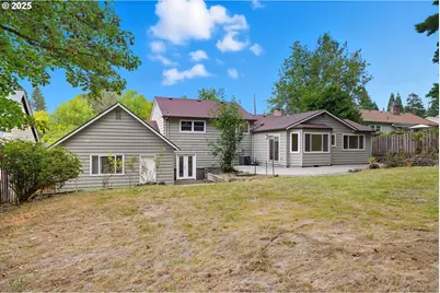 9360 SW Meadow Ln, Portland, OR 97225 - Photo 32