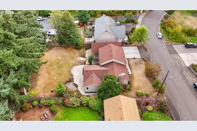 9360 SW Meadow Ln, Portland, OR 97225 - Photo 42