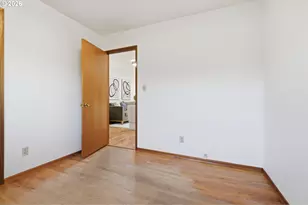 922 NE Donelson Rd, Hillsboro, OR 97124 - Photo 36