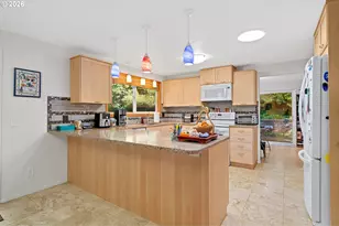 214 NW Seblar Dr, Portland, OR 97035 - Photo 8