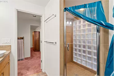 214 NW Seblar Dr, Portland, OR 97035 - Photo 16