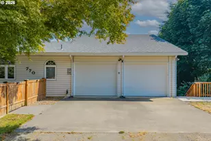 770 18th Ave, Coos Bay, OR 97420 - Photo 4