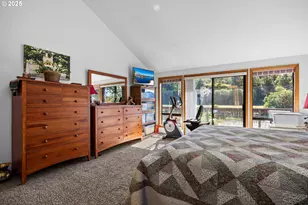 268 Capital Ln, Roseburg, OR 97471 - Photo 12