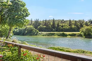 268 Capital Ln, Roseburg, OR 97471 - Photo 2