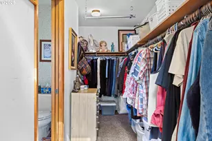 268 Capital Ln, Roseburg, OR 97471 - Photo 16