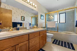 268 Capital Ln, Roseburg, OR 97471 - Photo 18