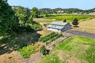 268 Capital Ln, Roseburg, OR 97471 - Photo 28