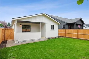 411 S 1st St, Silverton, OR 97381 - Photo 16