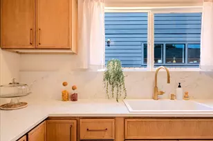 411 S 1st St, Silverton, OR 97381 - Photo 6