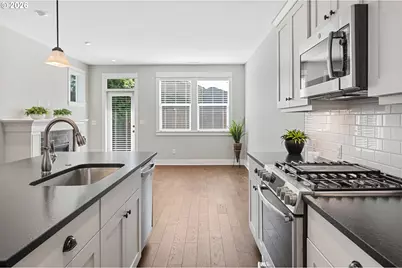 7456 N Stockton Ave, Portland, OR 97203 - Photo 14