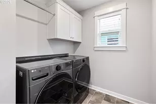 7456 N Stockton Ave, Portland, OR 97203 - Photo 40