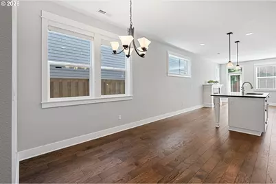 7456 N Stockton Ave, Portland, OR 97203 - Photo 8