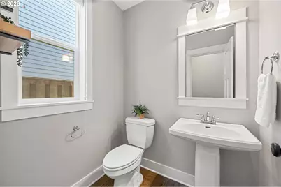 7456 N Stockton Ave, Portland, OR 97203 - Photo 22
