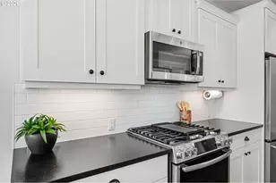 7456 N Stockton Ave, Portland, OR 97203 - Photo 14