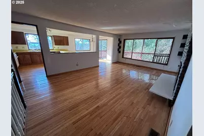 6571 Oakridge Dr, Gladstone, OR 97027 - Photo 6