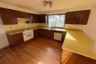 6571 Oakridge Dr, Gladstone, OR 97027 - Photo 10