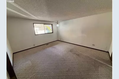 6571 Oakridge Dr, Gladstone, OR 97027 - Photo 18