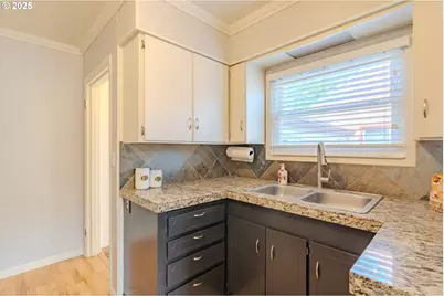 1908 Grant St, Vancouver, WA 98660 - Photo 12