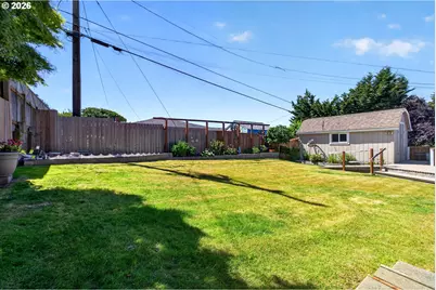 1960 Lincoln St, North Bend, OR 97459 - Photo 6