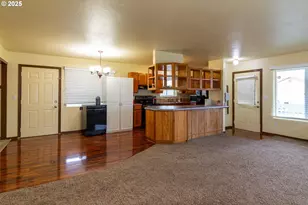 515 SE 6th St, Hermiston, OR 97838 - Photo 6