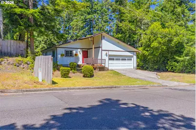 1910 Ash St, North Bend, OR 97459 - Photo 2