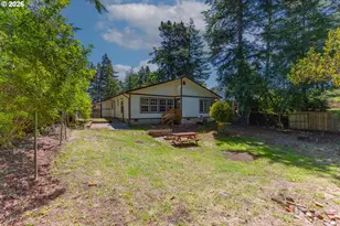1910 Ash St, North Bend, OR 97459 - Photo 6