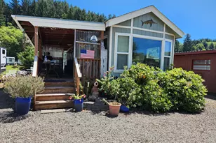 105 Beach Blvd, Winchester Bay, OR 97467 - Photo 2