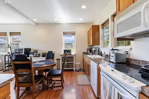 1105 29th St, Hood River, OR 97031 - Photo 32