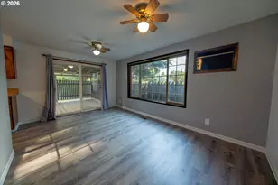 10107 Emily Dr, Island City, OR 97850 - Photo 18