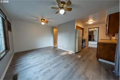 10107 Emily Dr, Island City, OR 97850 - Photo 16