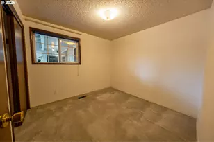 10107 Emily Dr, Island City, OR 97850 - Photo 24