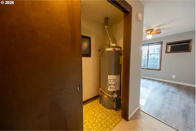 10107 Emily Dr, Island City, OR 97850 - Photo 20
