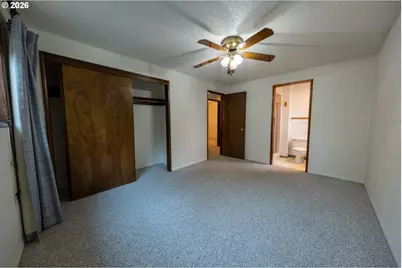 10107 Emily Dr, Island City, OR 97850 - Photo 32