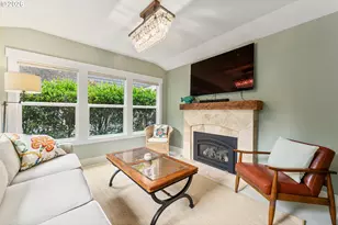 676 9th St, Lake Oswego, OR 97034 - Photo 6