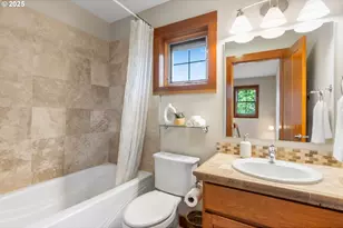 909 Nina Ln, Hood River, OR 97031 - Photo 22