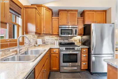 909 Nina Ln, Hood River, OR 97031 - Photo 10