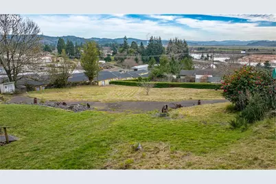 1361 Private Dr, Coquille, OR 97423 - Photo 2