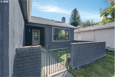 7840 SE 104th Ave, Portland, OR 97266 - Photo 2