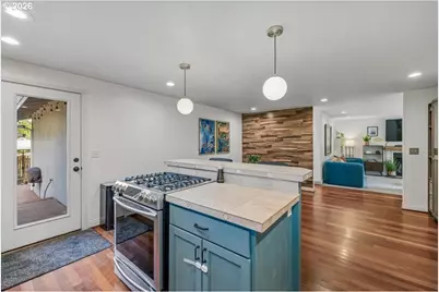 4617 SW Pomona St, Portland, OR 97219 - Photo 12