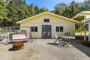 1160 Cleveland Loop Dr, Roseburg, OR 97471 - Photo 40