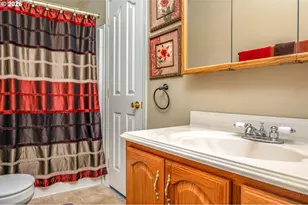 1949 SE Palmquist Rd, Gresham, OR 97080 - Photo 34