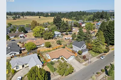 1733 NE Coburn Dr, McMinnville, OR 97128 - Photo 42