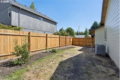 1733 NE Coburn Dr, McMinnville, OR 97128 - Photo 34